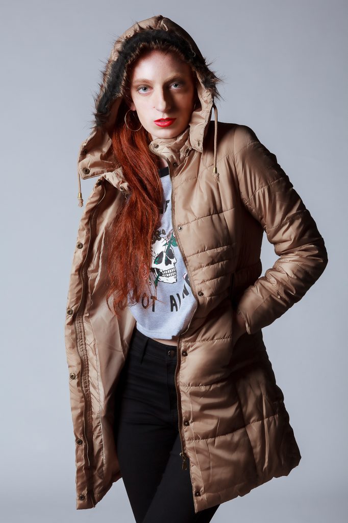 Foto de estudio clave media-alta.