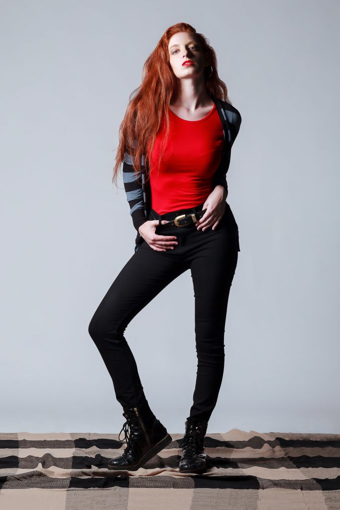 Foto de estudio clave media-alta.