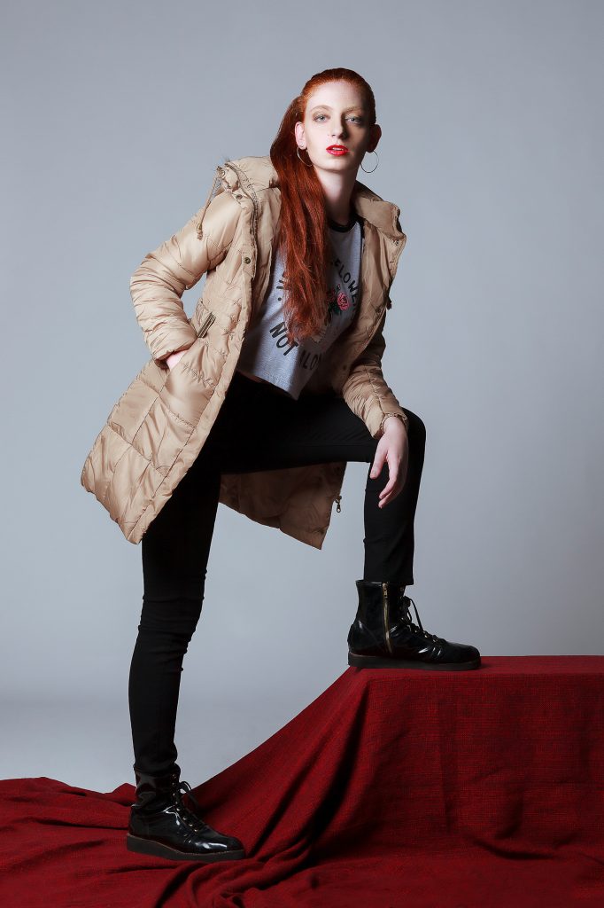 Foto de estudio clave media-alta.