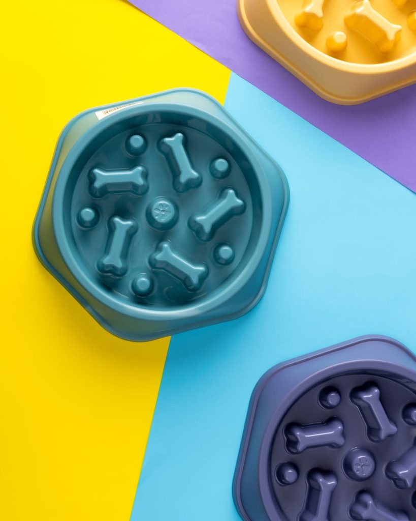 Foto de producto en composición con con paleta de color restringida.