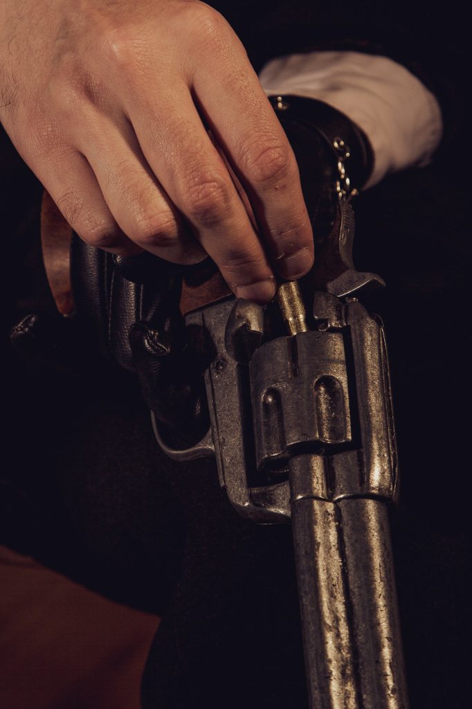 Book temático en estudio con fondo de reloj y escenografía para miembros de Sociedad Steampunk Argentina. 